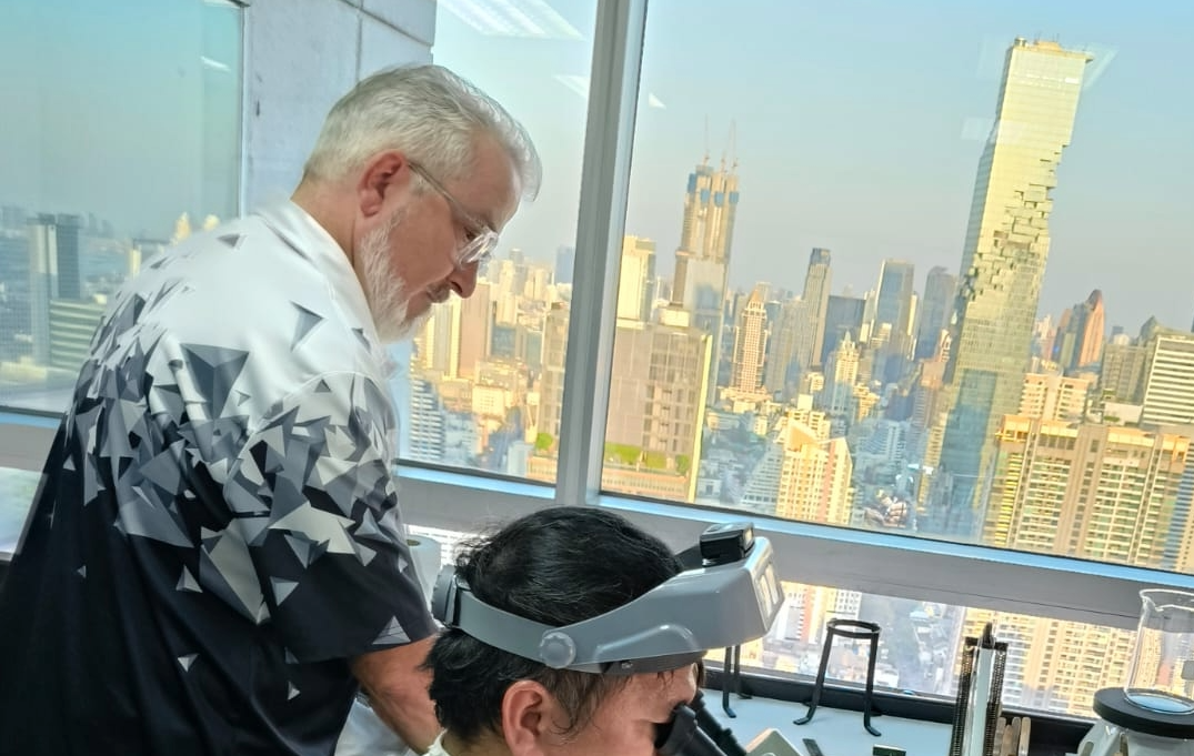 BCJExport team inspecting jewellery in the Bangkok workshop